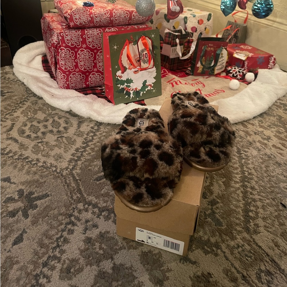 UGG Fluff II Leopard - Picture 3 of 5